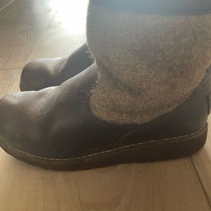 Ugg mini boots